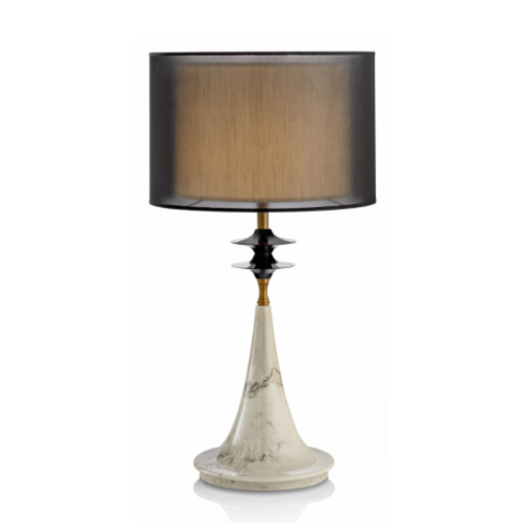 Abajur Ornato em Resina – Elegância Escultural para Ambientes Sofisticados