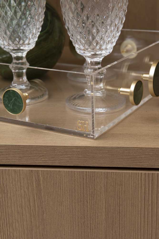 Bandeja Jade Acrílico com Detalhes Dourados e Marmorizados – 58 cm