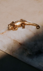 Bandeja Lagarto em Mármore com Detalhe Dourado – 30 cm