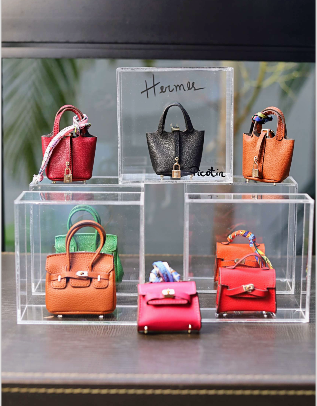 Adorno Caixa Acrílica com Mini Bag Hermès – Modelos Picotin e Birkin