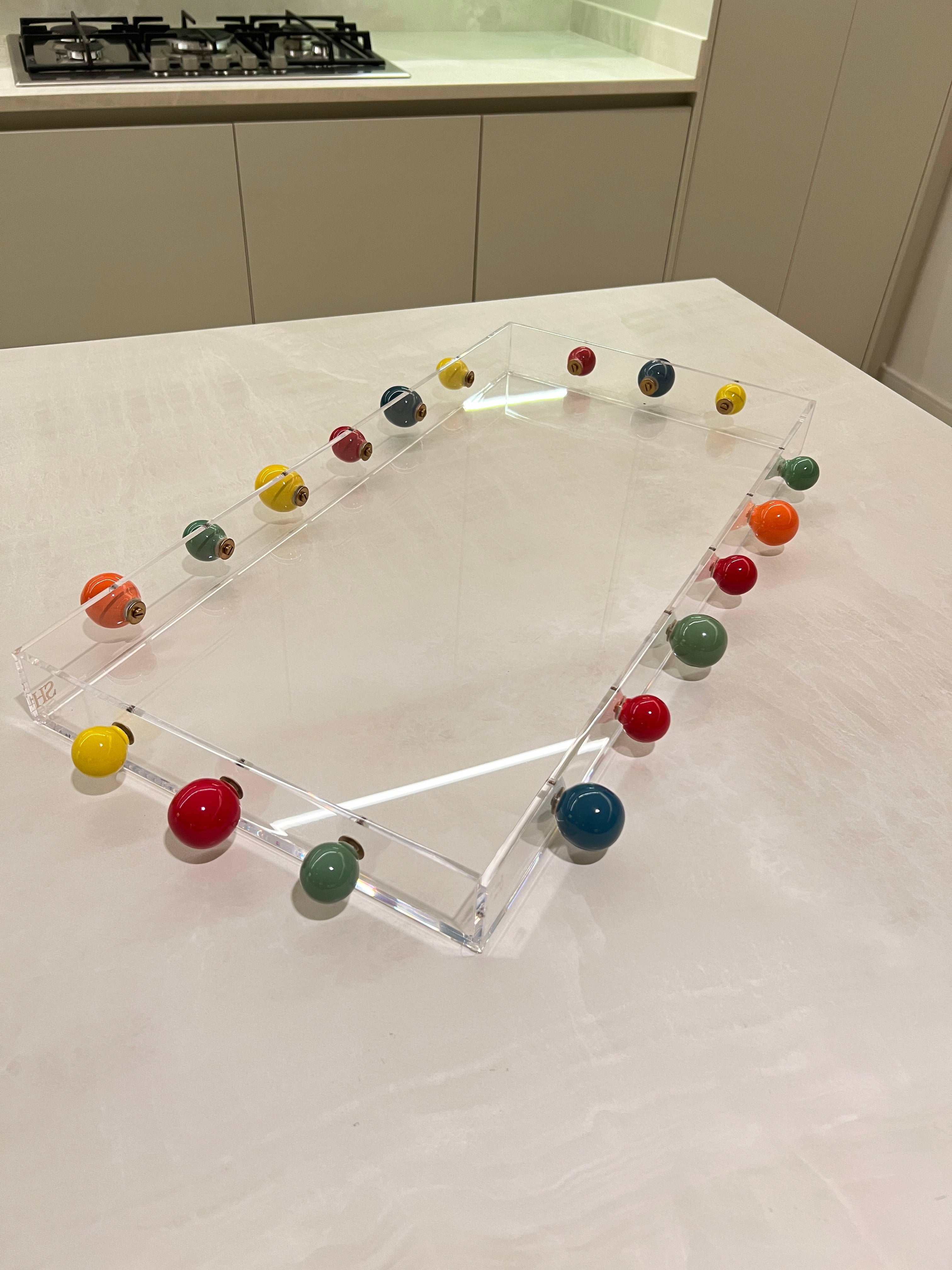 Bandeja Color Joy Acrílico Cristal com Esferas Coloridas – 58 cm
