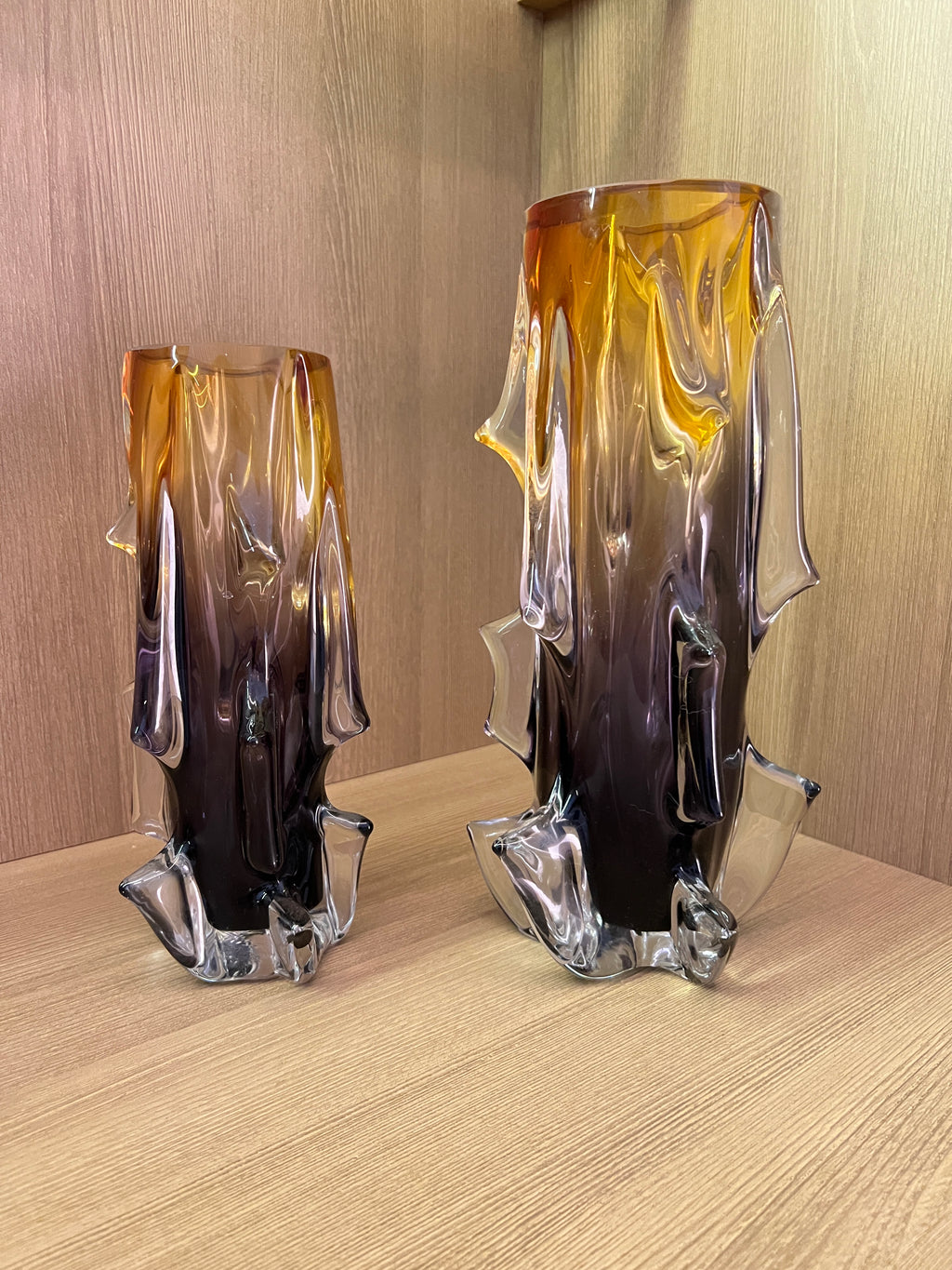 Vaso Ravello Vidro Murano – Tamanhos P e M (Âmbar com Roxo ou Cinza Quartzo)